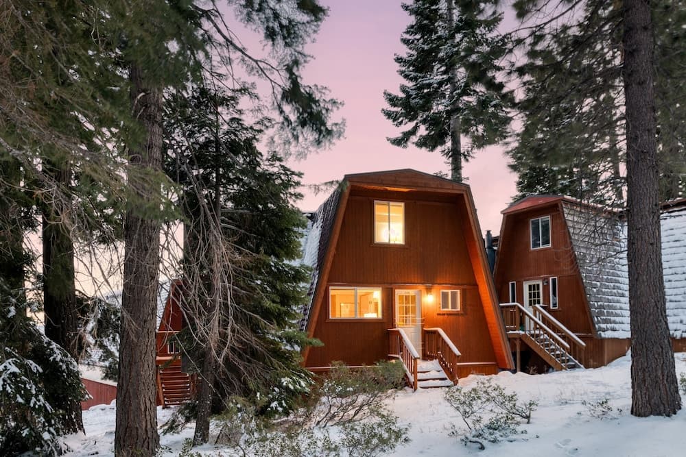 Chickaree & Chickadee Buyout by Avantstay 2 Sister Cabins