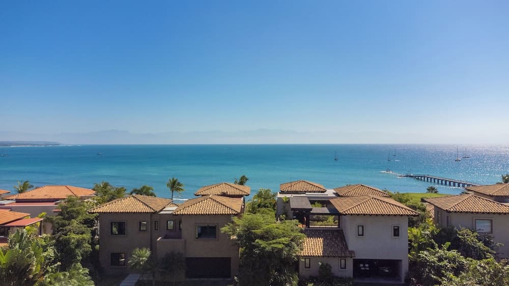 Condo Amari
