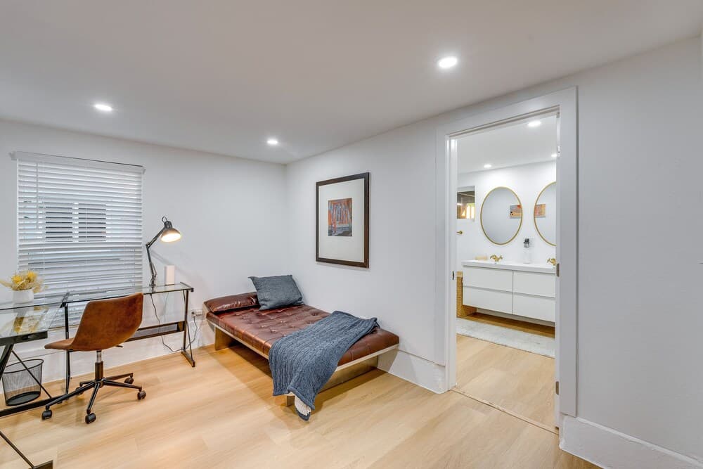 Sleek Sacramento Apt < 2 Mi to Downtown!