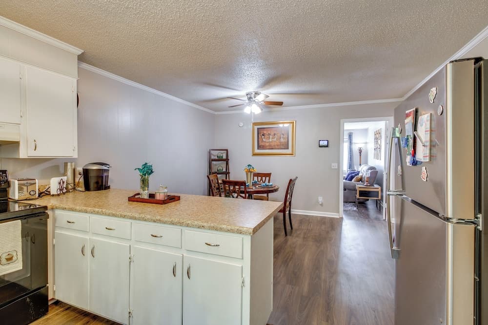 Easy Access to I-77 & I-20: Columbia Duplex!