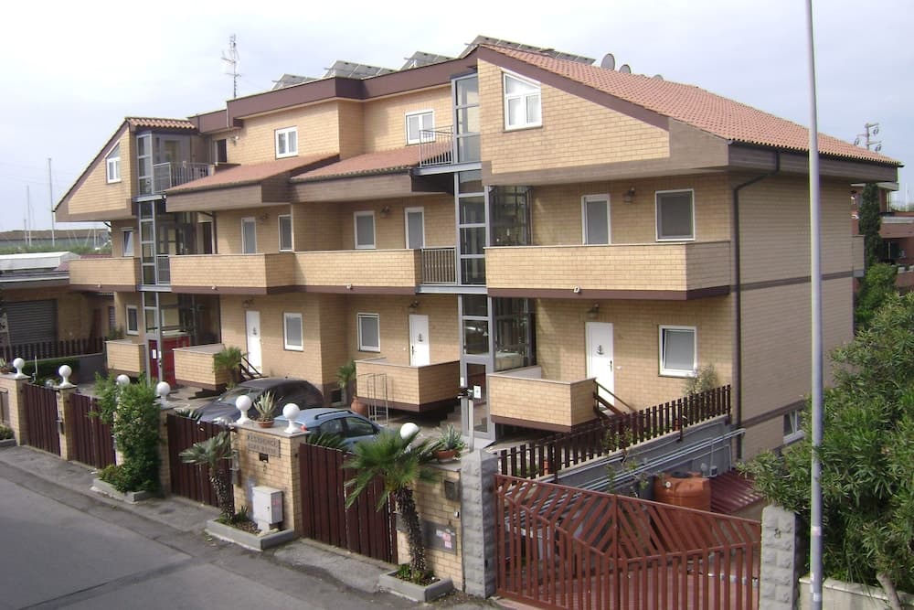 E H SUITES ROME AIRPORT