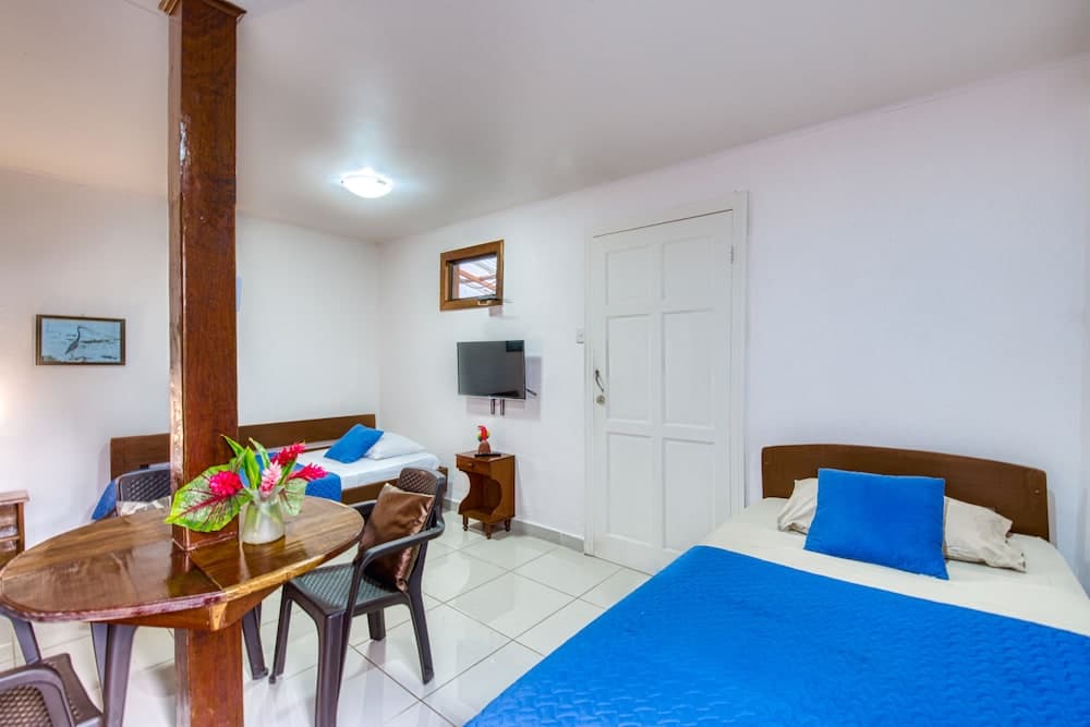 Yucca Beachfront Hotel
