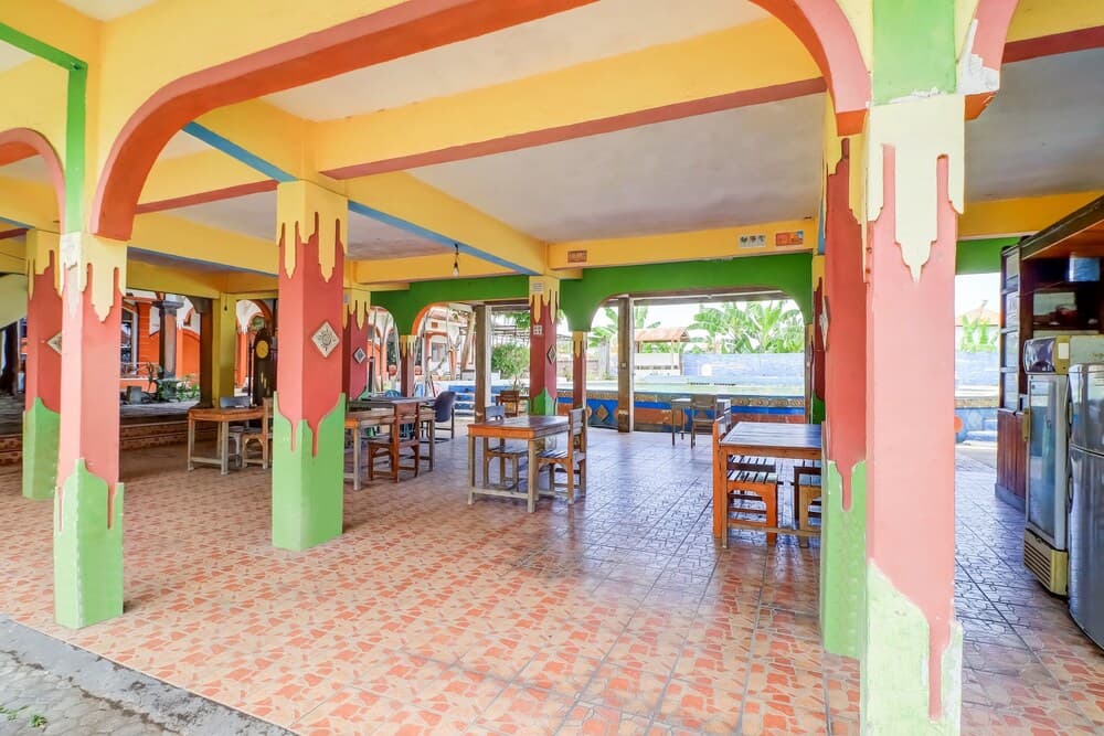 OYO 91042 Hawaina Hotel