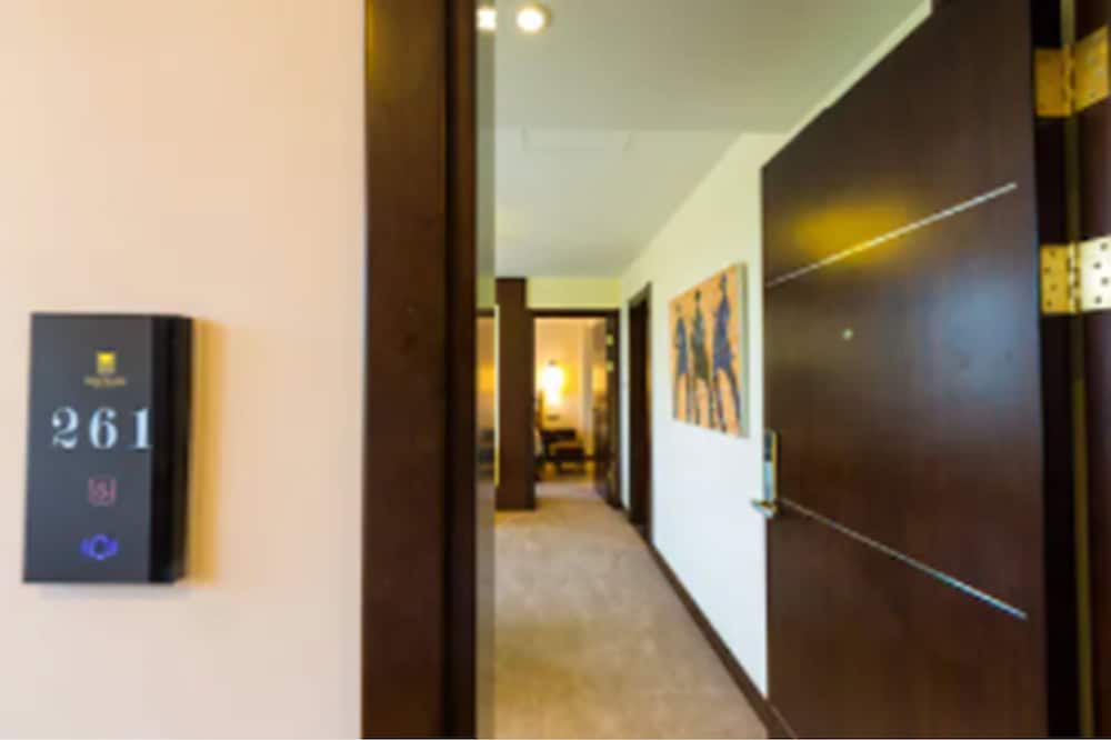 Tang Palace Hotel