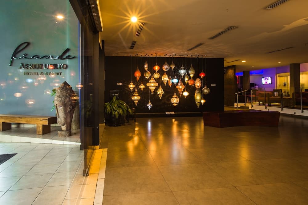 Riande Aeropuerto Hotel & Casino