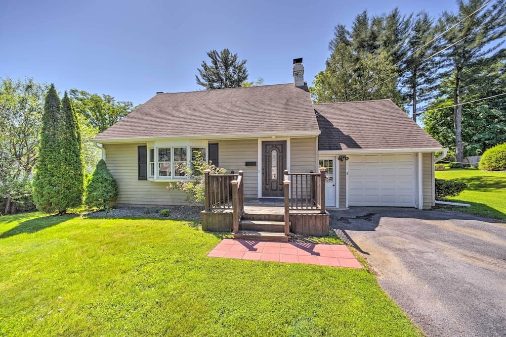 Artsy Upstate Getaway w/ Huge Private Yard!