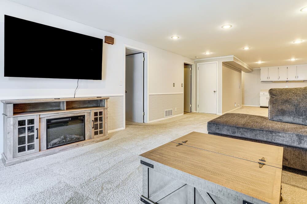 8 Mi to Central Minneapolis: Modern Home w/ Yard