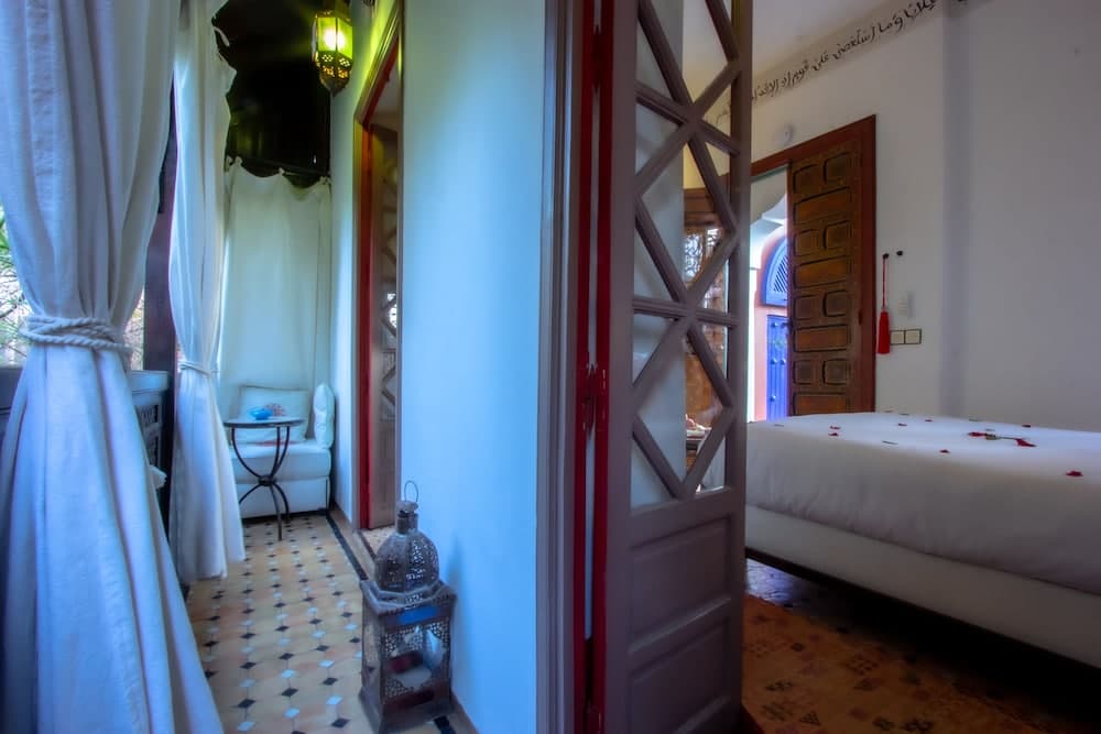 Riad Kaiss by Anika