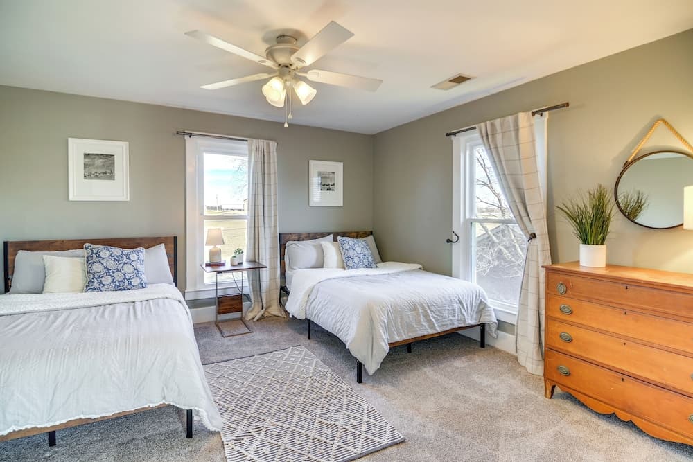 15 Mi to Dtwn Lexington: Serene Wilmore Home!