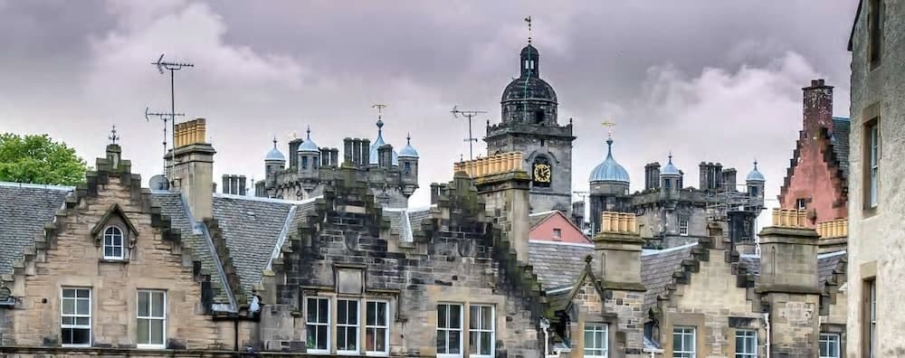 JOIVY The Wee Palace by the Castle