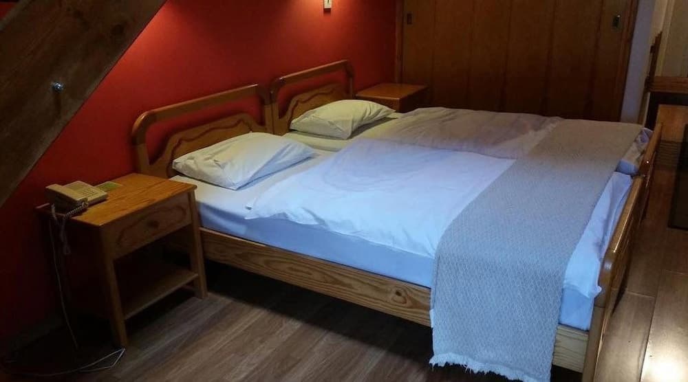 New Helvetia Hotel