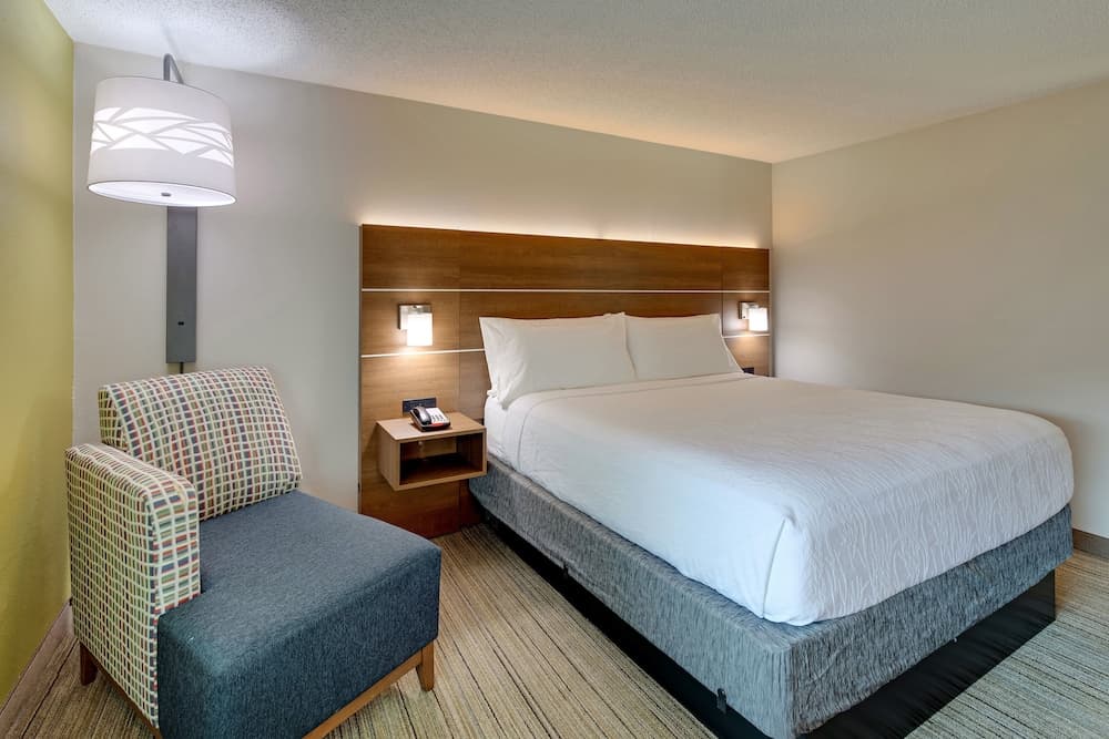 Holiday Inn Express W-I40/Whitebridge Road by IHG