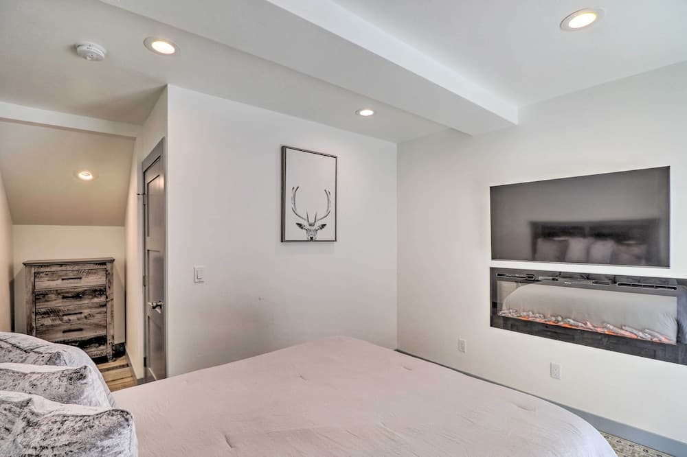 Modern Home in Downtown Whitefish: 7 Mi to Resort