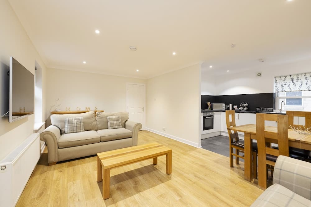 JOIVY Gorgeous Flat Near Edinburgh Castle W/ Parking