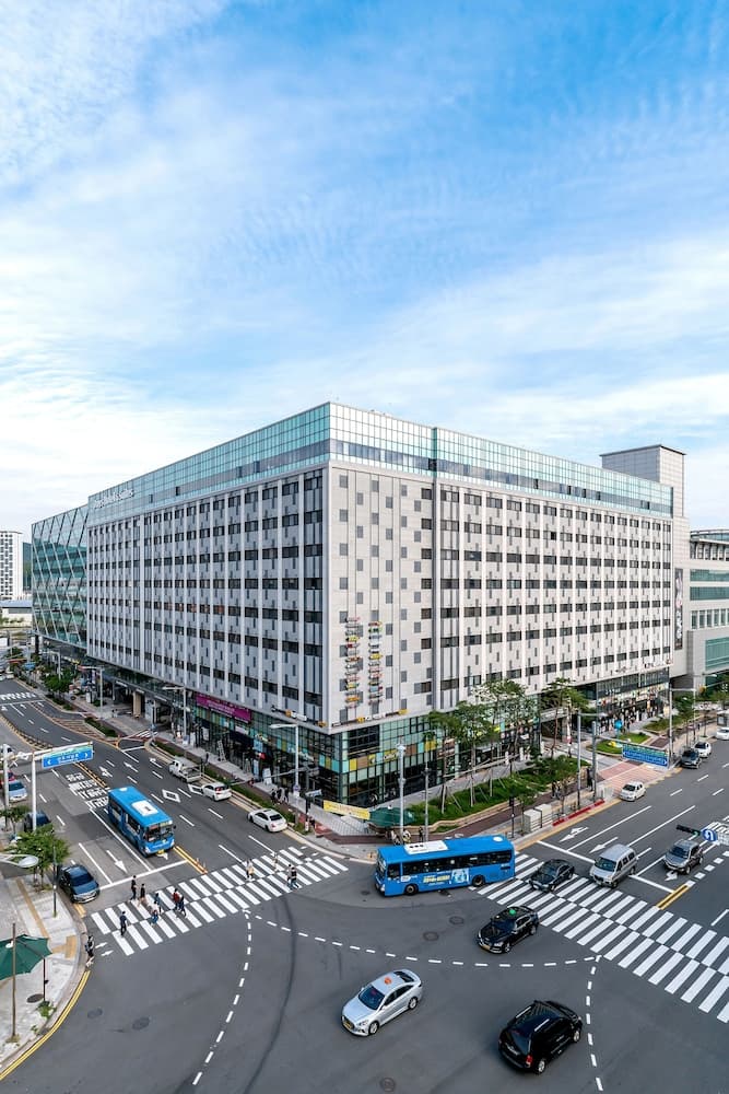 Days Hotel & Suites by Wyndham Incheon Airport