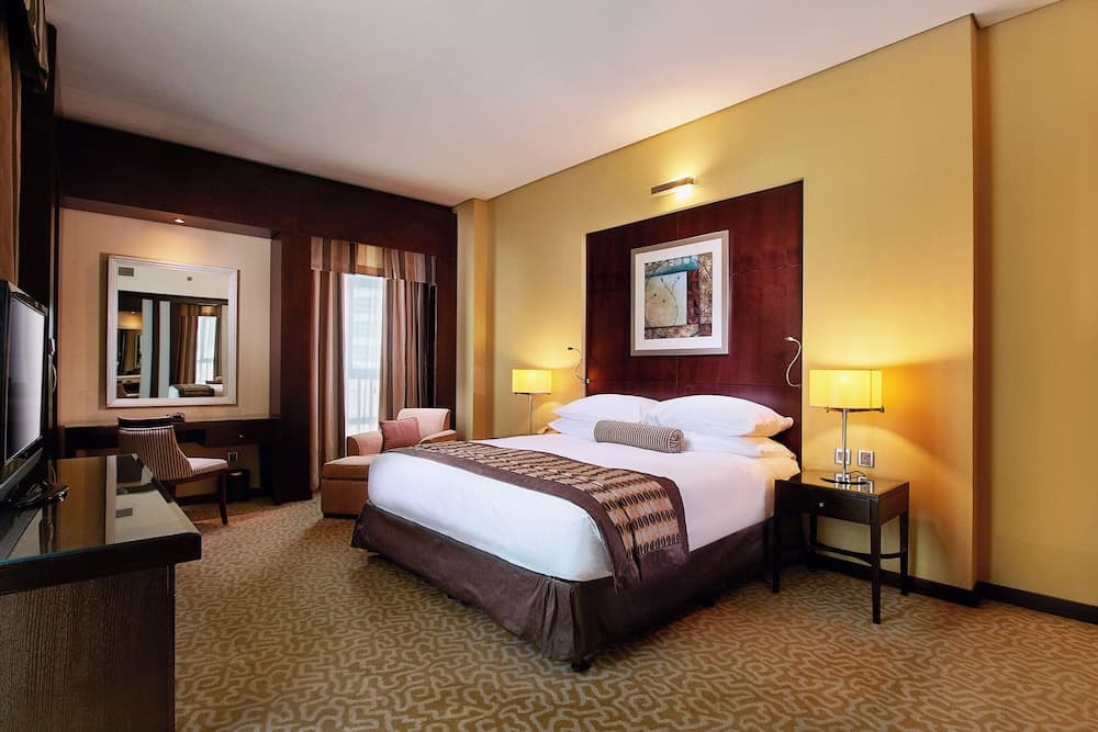 TIME Oak Hotel & Suites