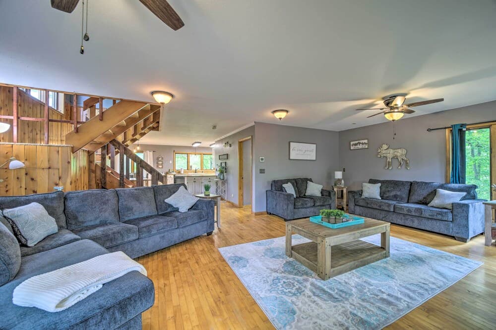 Secluded, Mountaintop Getaway w/ Fire Pit!