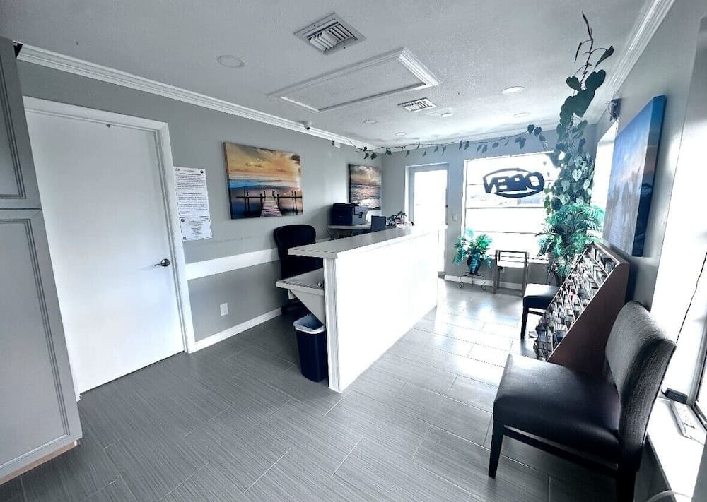 Lemon Bay Motel