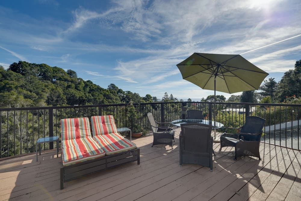 Aptos Home w/ Decks & Hot Tub - 2 Mi to Beach!