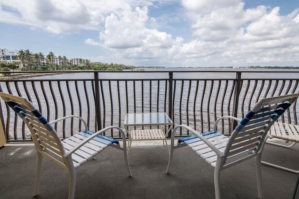 Palm Beach Waterfront Suites