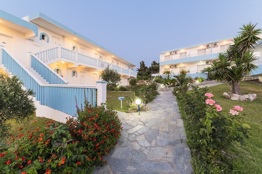 Summer View Hotel