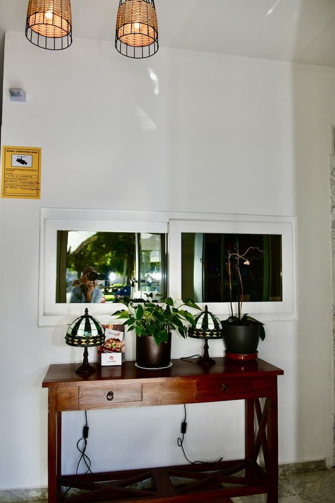 Hostal Garden Rous