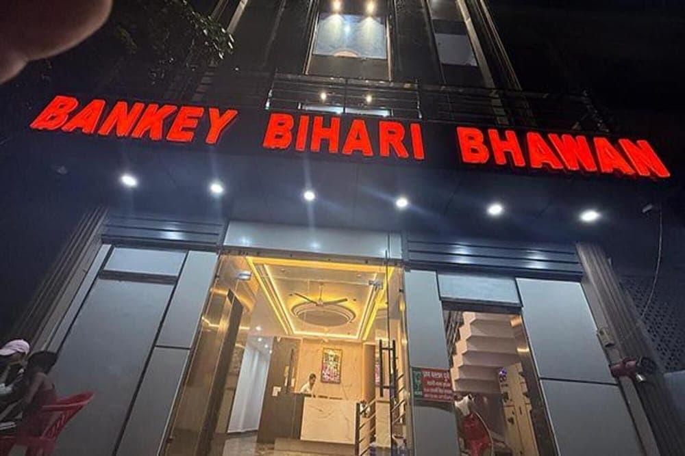 Fabhotel Bankey Bihari Bhawan