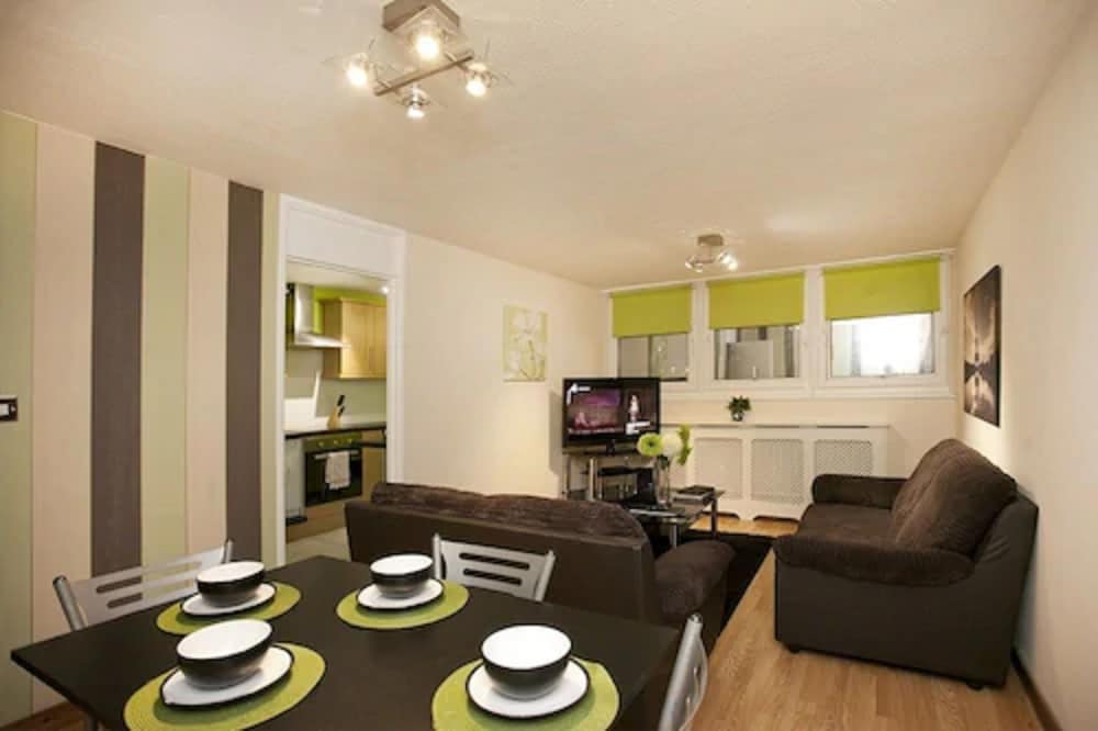 Victoria Centre Apartments & Annexe