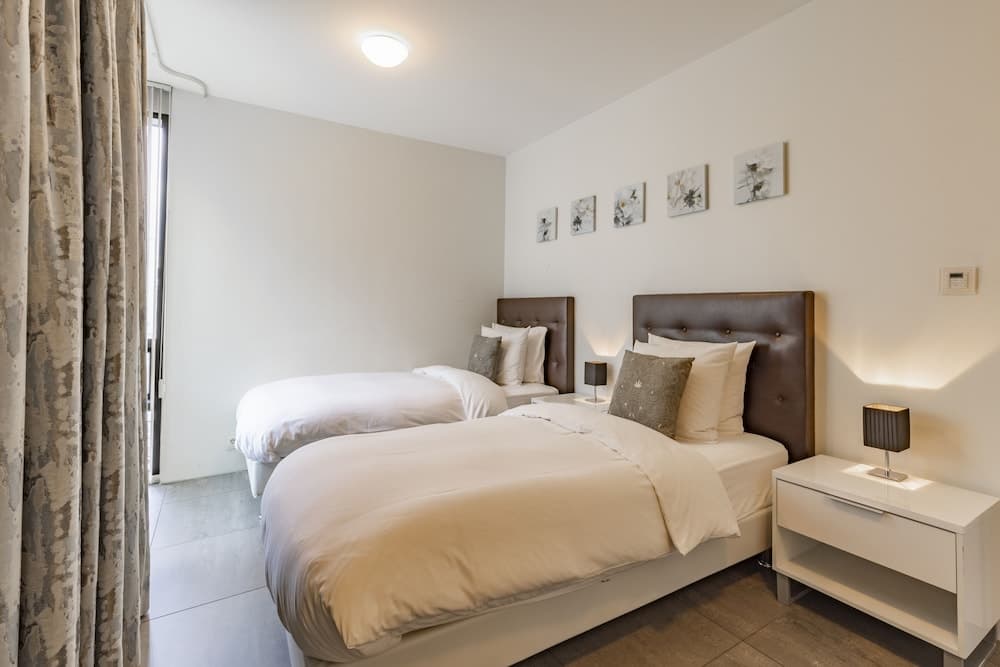 Black Pearl Luxury Apartments