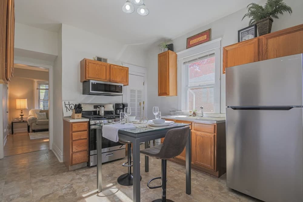 Peaceful One Bedroom Home Near Chicago
