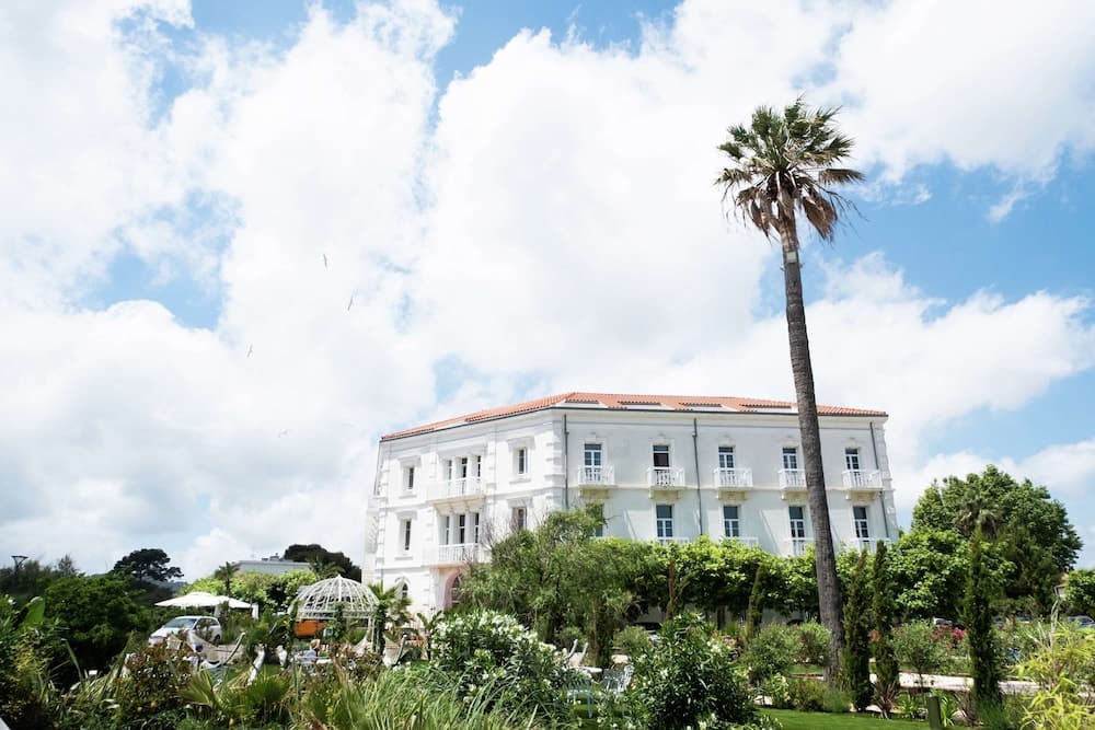 Grand Hotel Des Sablettes Plage, Curio Collection By Hilton
