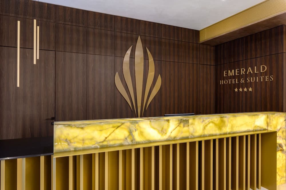 Emerald Downtown Suites