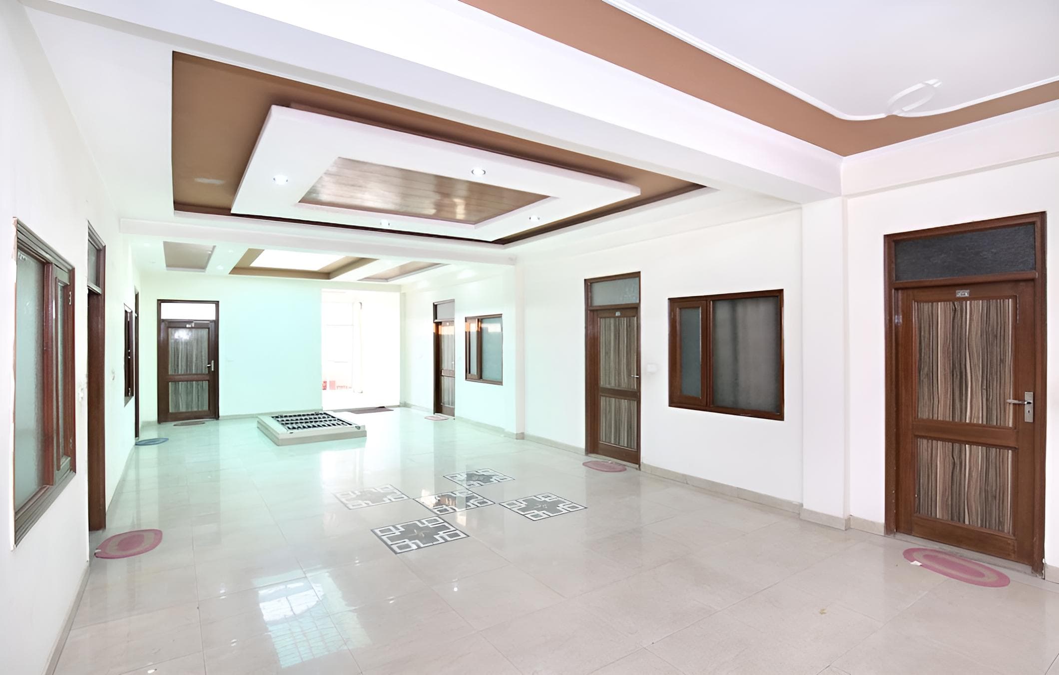OYO 4738 Hotel Re-Birth