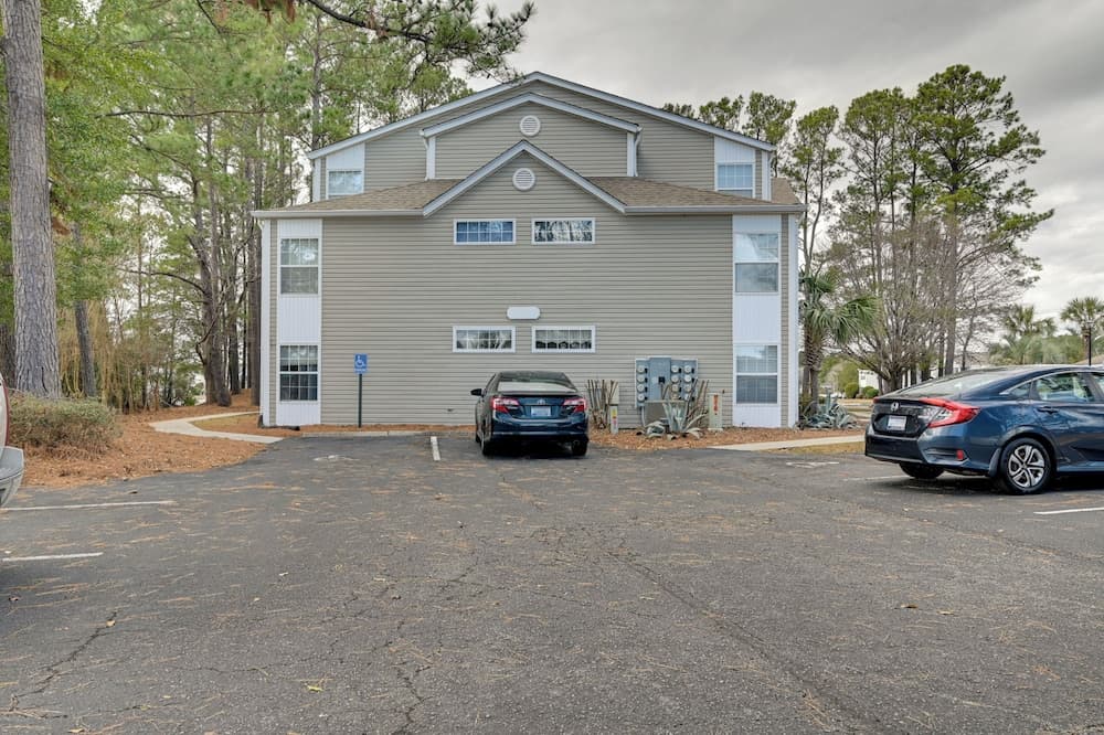 Myrtle Beach Condo 2 Mi to Surfside Beach!
