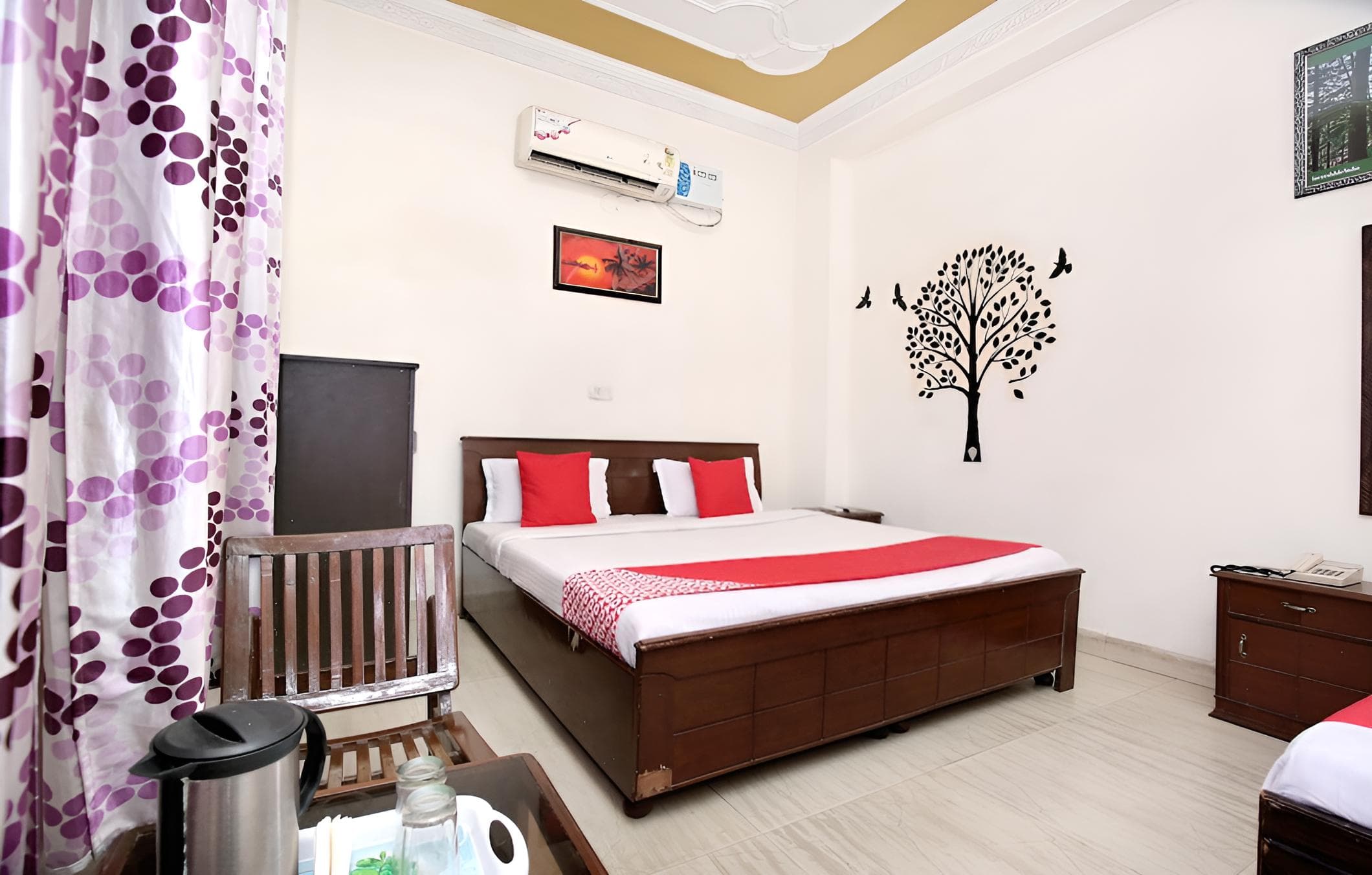 OYO 4738 Hotel Re-Birth