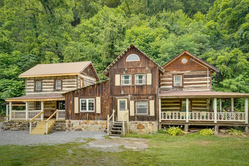 Historic Cabin Retreat ~ 2 Mi to Seneca Rocks!