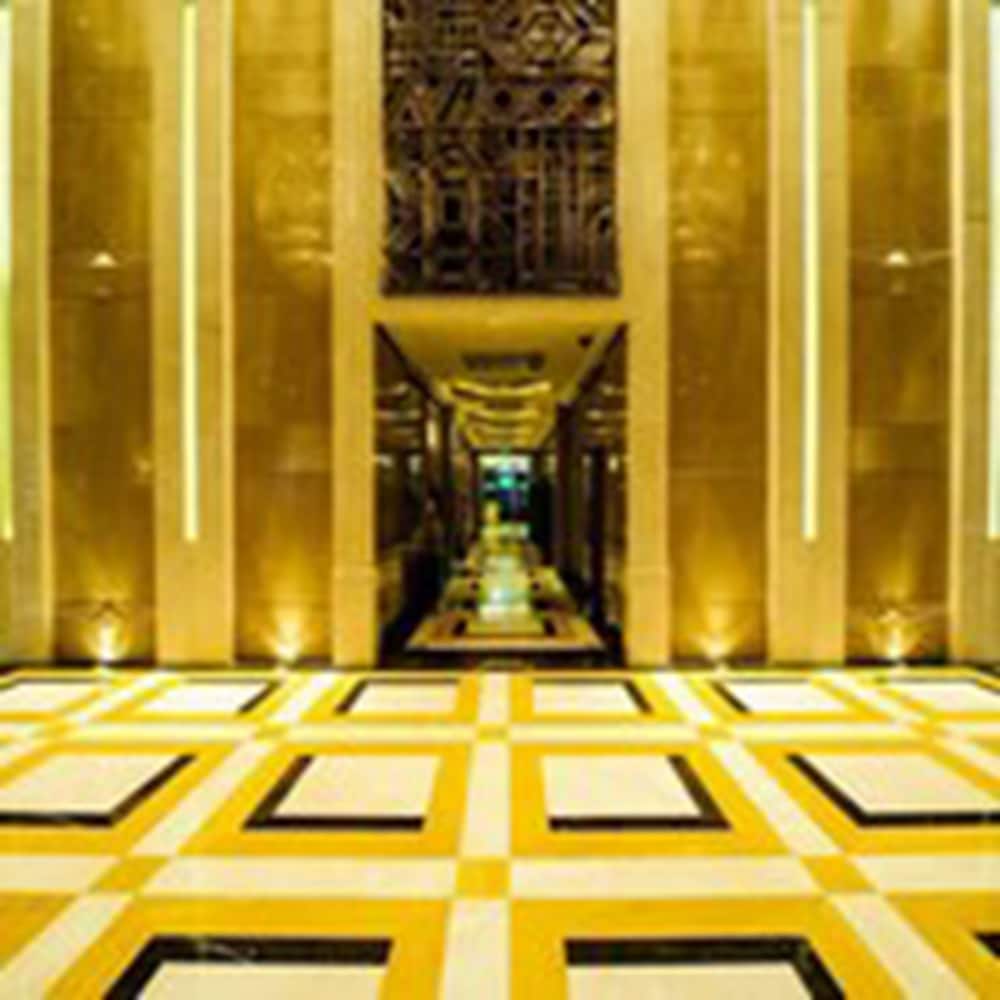 Paramount Gallery Hotel
