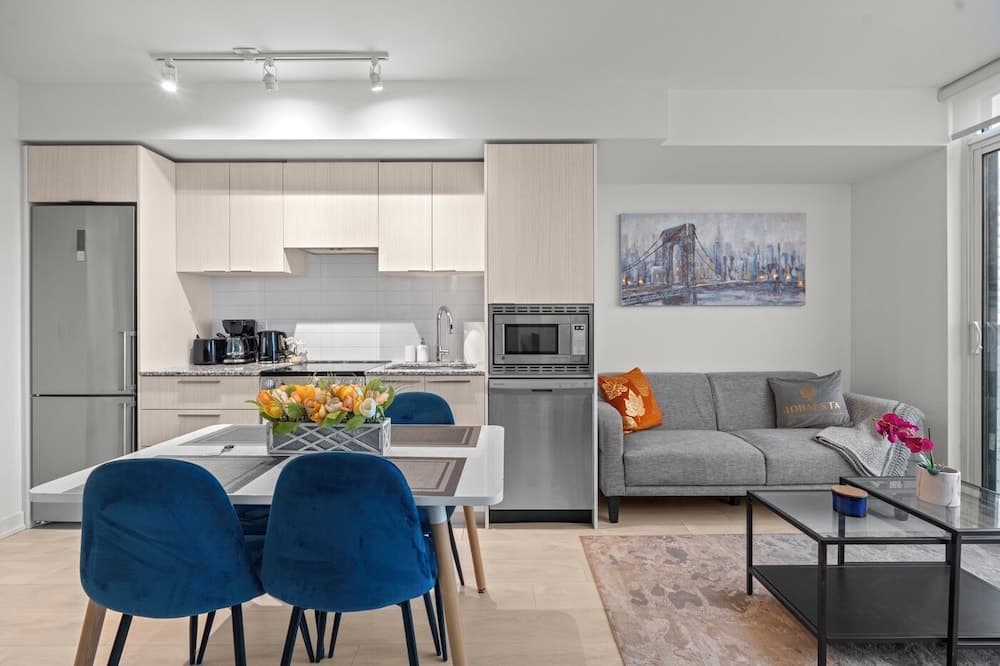 Teahouse Condos in Downtown Toronto