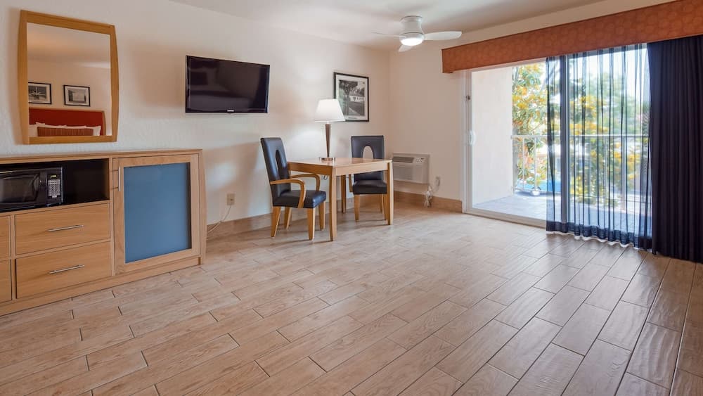 Best Western Pine Tree Motel