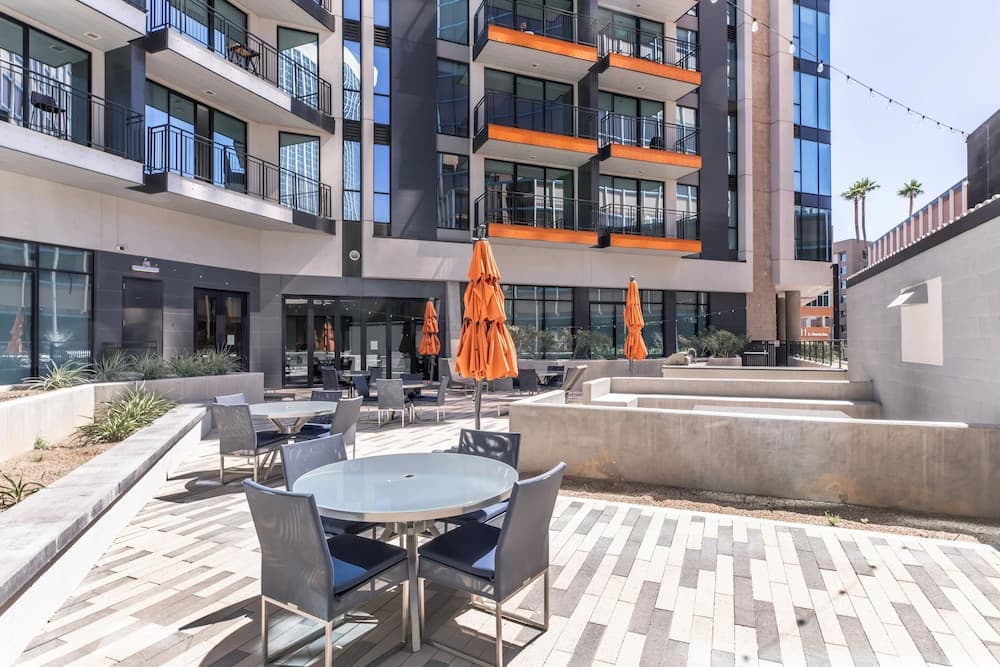 Landing Apartments near Tucson Convention Center