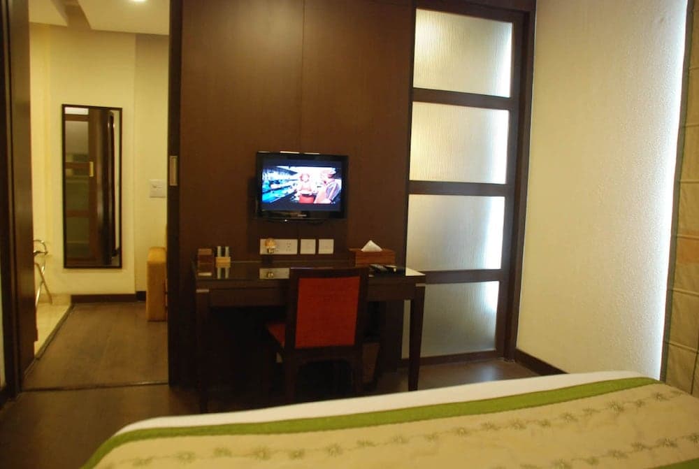 Apartment 52