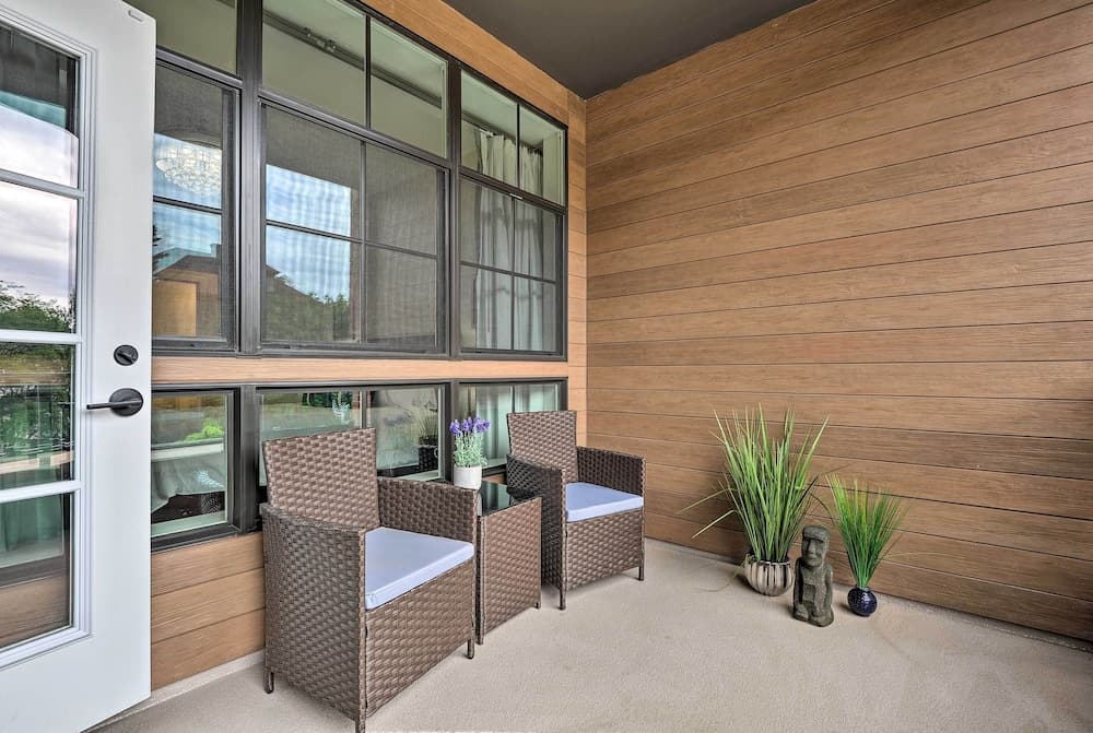 Chic Condo w/ Balcony in the Heart of Annapolis!