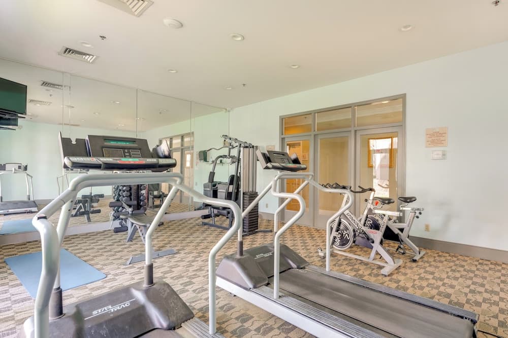 2 Mi to Disney & Old Town: Resort Condo w/ Perks