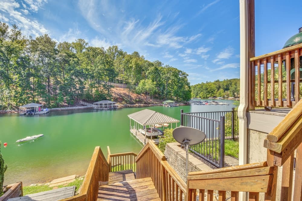 Lakefront Fun Near Clemson! Retreat w/ Pool Access