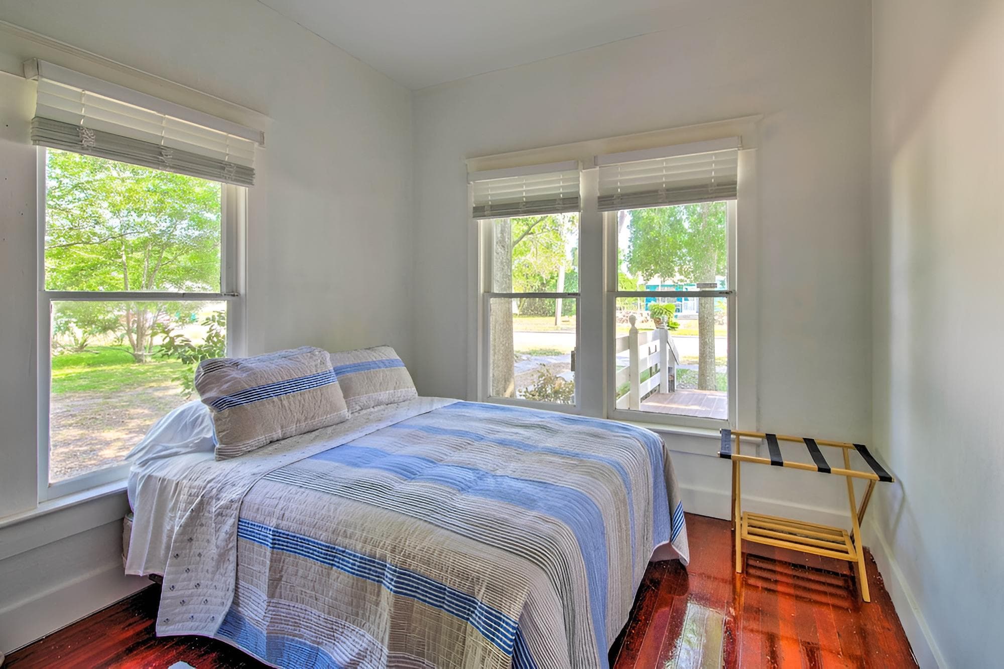 Bright & Airy Escape: 3 Mi to Melbourne Beach