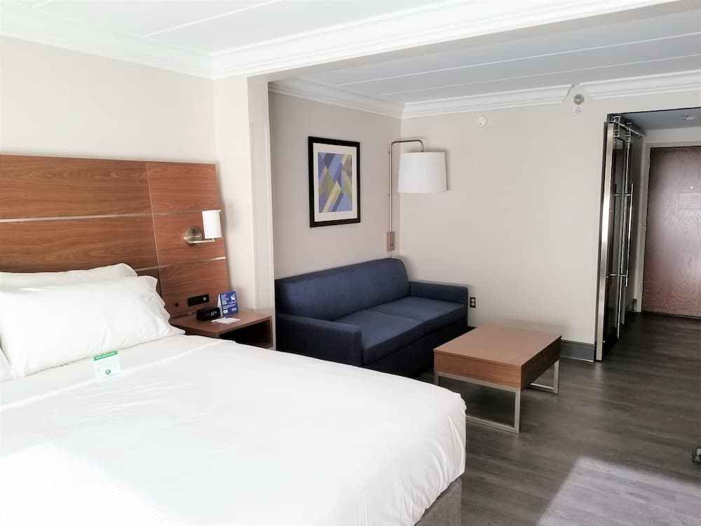 Holiday Inn Express Columbia NE - Fort Jackson by IHG