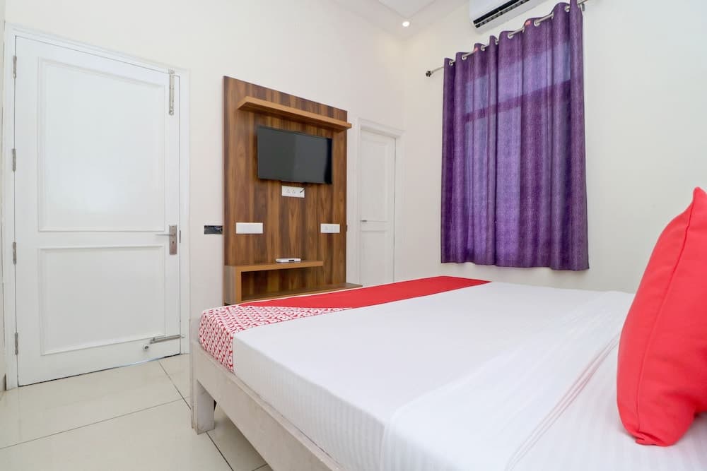 OYO 22097 Hotel Jd