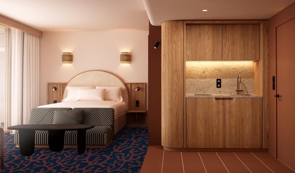 Hotel Ventura Saint-Tropez, Tapestry Collection By Hilton