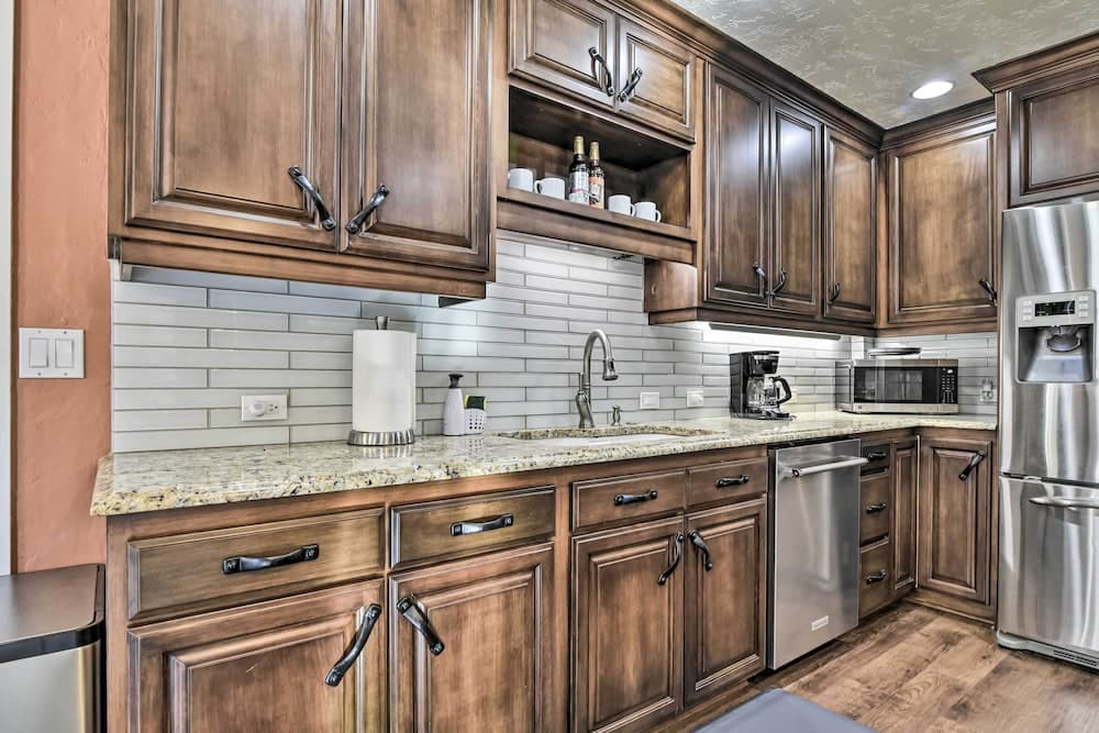 Milwaukie Vacation Rental w/ Backyard, Office