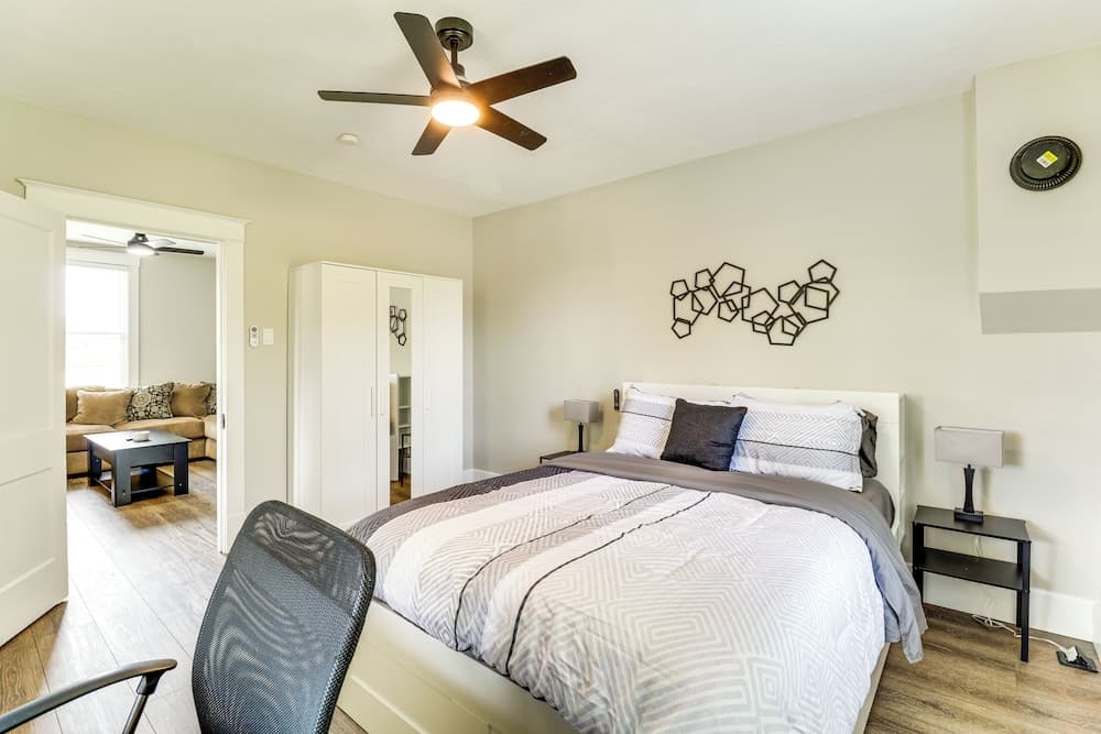 14 Mi to St Louis: Dog-friendly Columbia Home